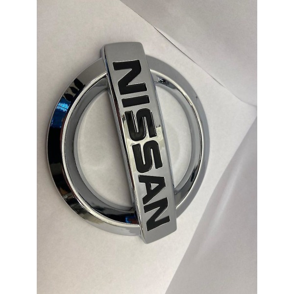 Nissan-merkki kromi 15cm x 13cm takaluukku