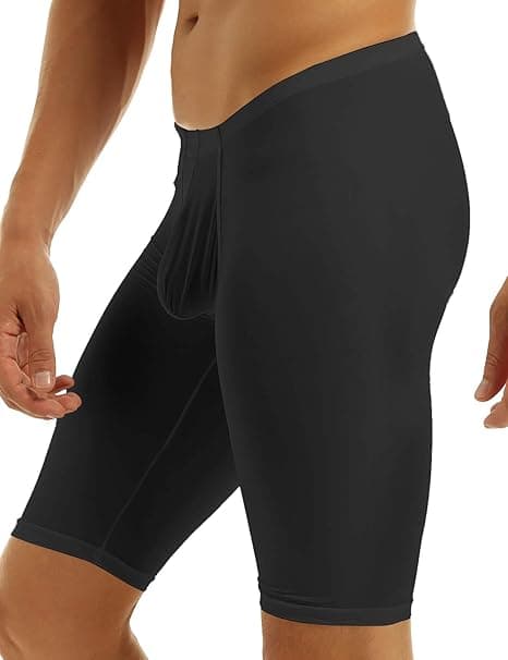 Badshorts i siden för män med framficka, tight kompression, tekniska underkläder.