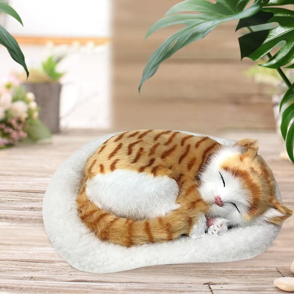 Realistisk sovande plysch andningskatt med matta, söt andningskatt simulering sovande katt plyschdocka kreativa djur dekor för hemmakontorssäng (h-3