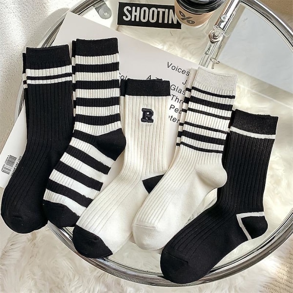 Kvinder Sokker Efterår Enkle Casual Sort Hvid Stribet Bunke Sokker Til Piger Åndbar Mellem Rør Brev Broderi Bomuld Blød Black White Striped