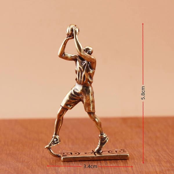 Nr. 24 Ko-be Bryant Bronsefigur 5,8 cm - Gave til basketballentusiaster, Gave til ham