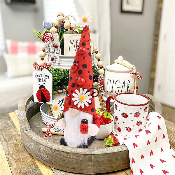 Nyckelpiga tomtar nyckelpiga present