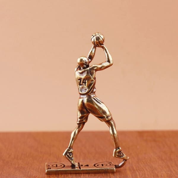 Nr 24 Ko-be Bryant Bronsfigur 5,8 cm - Present till basketentusiaster, Present till honom