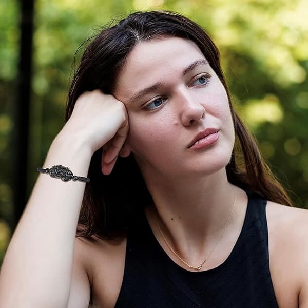 Trenzada unisex musta nahkarannekoru Adornolla, Obsidiana