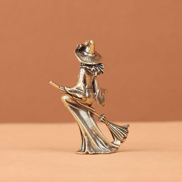 5,3 cm messing heksefigur Kreativ messingpynt til stuen