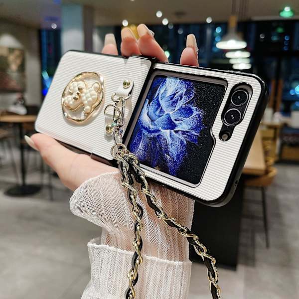 Galaxy Z Flip 5 Fodral, Sött Björnmönster Vertikalt Mönsterskyddsfodral för Samsung Galaxy Z Flip 5 Med Armband White
