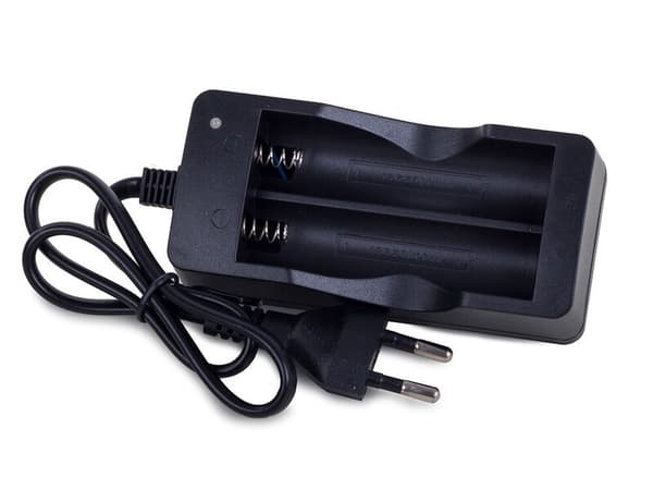 Dobbel lader for 18650 batterier