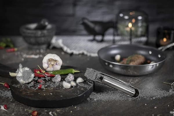 Hvitløkspresse, rustfritt stål, 6,5 X 1 X 1,5 tommer, sølv