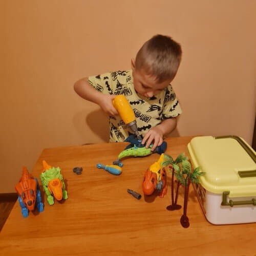 4 demonterte dinosaur-oppbevaringskonstruksjonssett