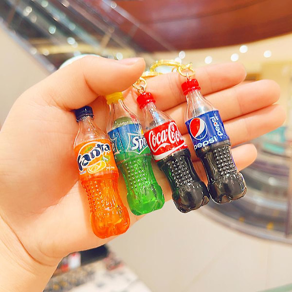 Sød Super Realistisk Cola Sprite Drikkeflaske Dåser Nøglering Par Tasker Bil Vedhæng Små Gaver Cola