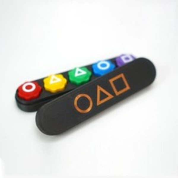 Squid Game 2 Gonggi & Etui Koreansk Sort M