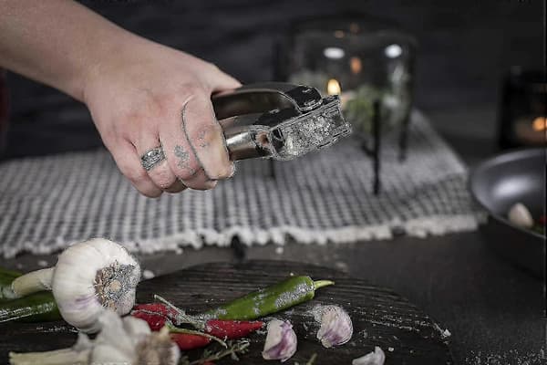Hvitløkspresse, rustfritt stål, 6,5 X 1 X 1,5 tommer, sølv