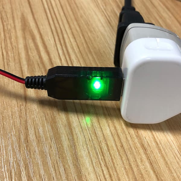 USB til 2-pin JST 2.54mm Lader for 3.7V Oppladbart Litium Batteri Lader