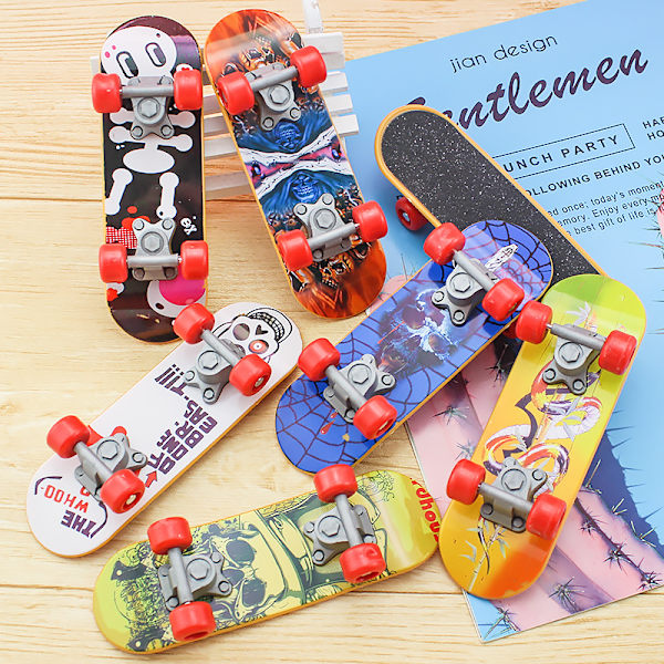 Fingerbräda 3-delad slumpmässig färg däck truck mini skateboard leksak fingerbräda park barns finger leksak set