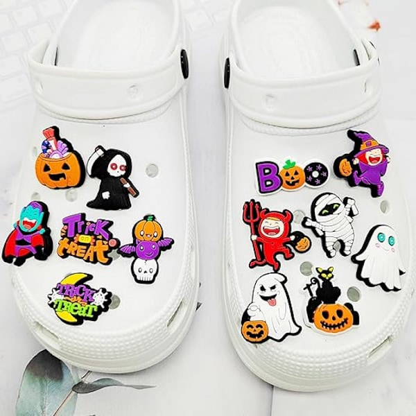 21 st Halloween-tema tecknade Crocs-spännen, skräckdekoration för skor för kvinnor och män