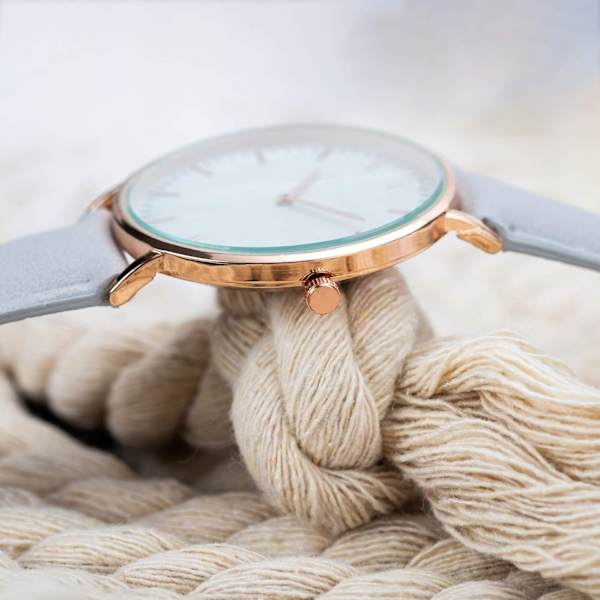 Store klokker for kvinner Dame lærklokke Minimalistisk ultratynn analogt armbåndsur Stor klokke Kvinnegave