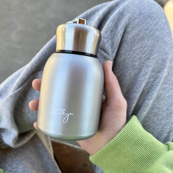 300 ml Mini Vakuumflaskor, Termosflaska Non-Leak Drickflaska Håll Varm och Kallt för Hemma Utomhus Resor Silver
