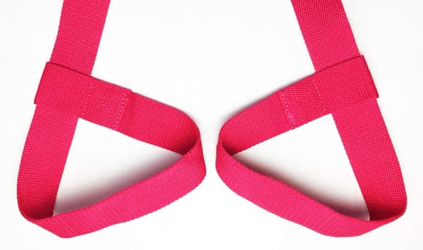Yogamattbälte, justerbara öglor för alla mattor (matta ingår ej) Red