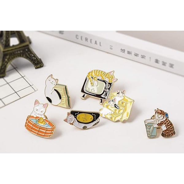Cartoon Slipstift Brosch Emalj Pins Set Nyhet Söta Katt Kattunge Pins Märken För Kvinnor Barn Kläder Ryggsäckar Dekor