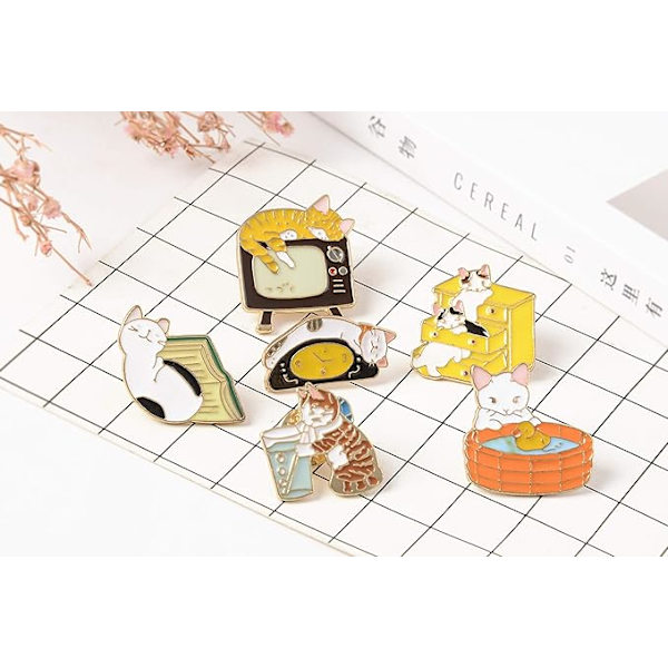 Cartoon Slipstift Brosch Emalj Pins Set Nyhet Söta Katt Kattunge Pins Märken För Kvinnor Barn Kläder Ryggsäckar Dekor