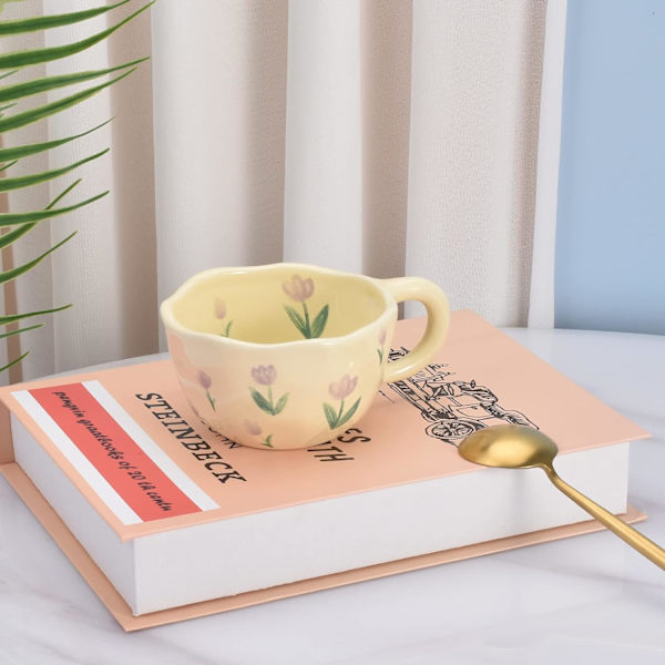 Keramisk Kaffekopp, Kreativ Blomsterkopp for Kontor og Hjem, Oppvaskmaskin- og Mikrobølgeovnsikker (Lilla Tulipan)