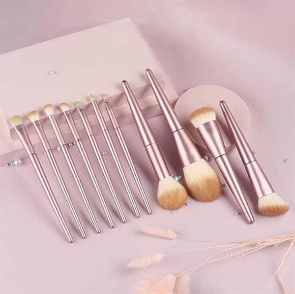 TECHNIQUE PRO RADIANCE MEIKKISIVELLINSETTI - 11 MEIKKISIVELLINTÄ