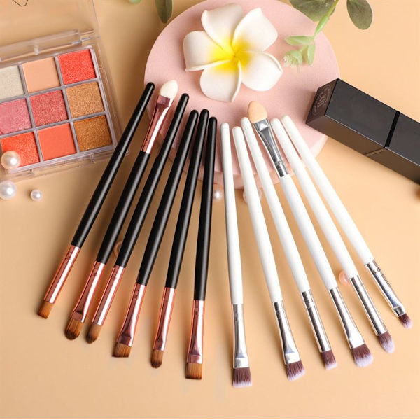TECHNIQUE PRO INTENSE EYESHADOW MAKEUP BRUSH SET