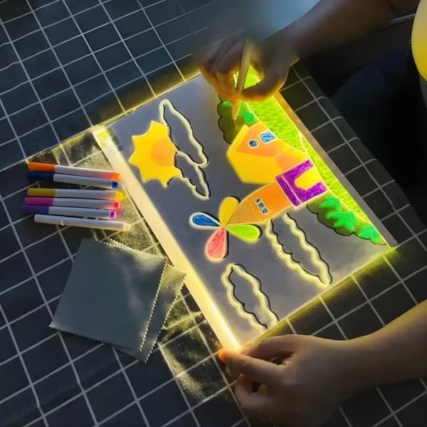 LED-ritbord med USB, hopfällbart stativ, 7 markörer och 2 trasor