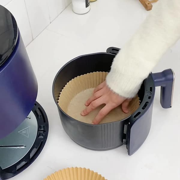 50 stycken engångs pappersinsats pappersfoder non-stick oljepapper burgerpapper bakplåtspapper för varmluftsfritös stekpanna ångkokare vit