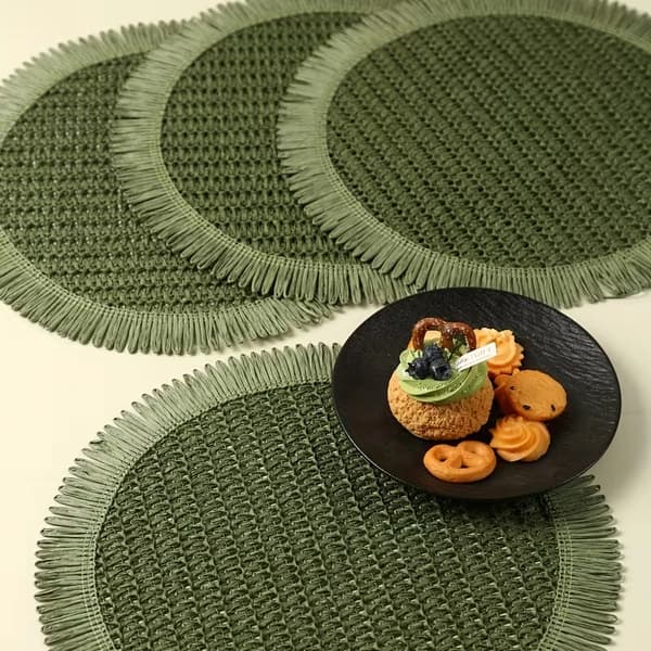 Fire runde bordbrikker, bohemsk landstil, med dusker. 4PC