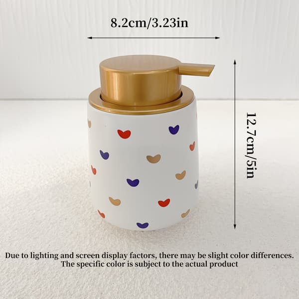 To keramiske skumsåpedispensere med et søtt hjerteformet design.