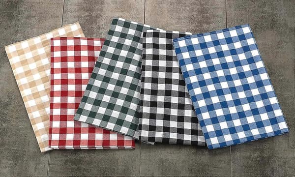 Rektangulær Gingham Ternet Dug, Vaskbar, Perfekt til Indendørs og Udendørs, Ideel til Picnics og Udendørs Sammenkomster (140 x 180, Beige)
