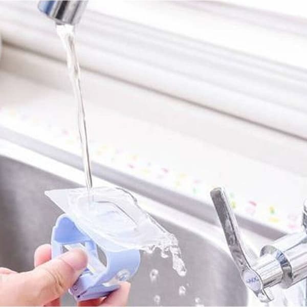 Kylpyhuoneen moppikoukut, kylpyhuoneen liimakoukut, luudan ripustin, korttipaikka, moppipidike (6 kpl)
