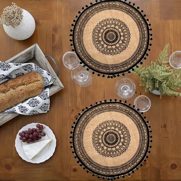 Sett med runde brikker med hjertemønster, perfekt for Valentinsdagsdekorasjoner. 6PC