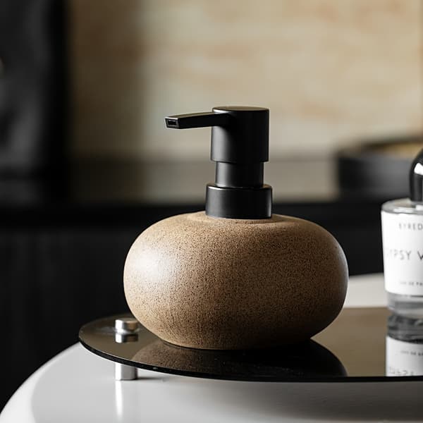 Lyxigt Beige Keramiskt Tvåldispenser Set – Eleganta Påfyllningsbara Flaskor khaki