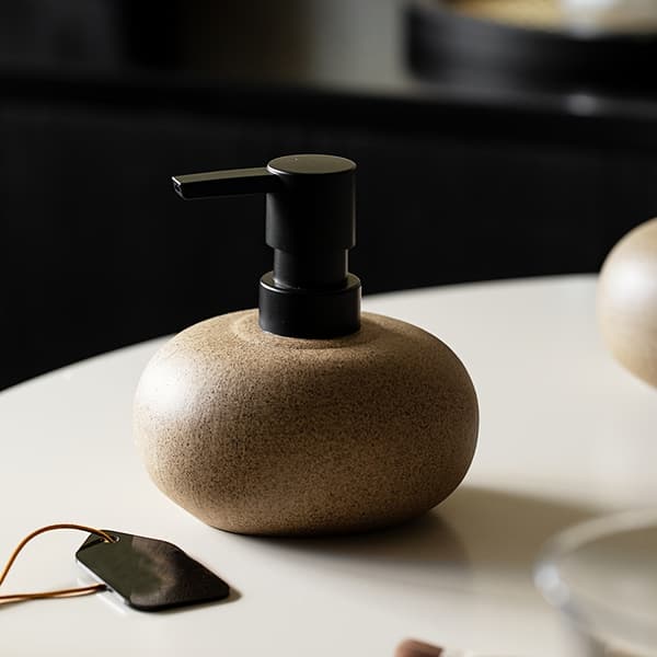 Lyxigt Beige Keramiskt Tvåldispenser Set – Eleganta Påfyllningsbara Flaskor khaki