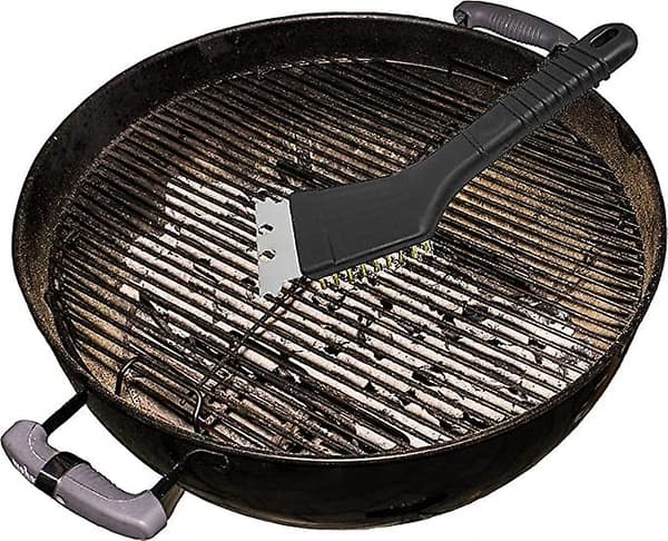 Kort grillbørste med skraber, sort