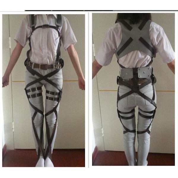 Kuuma Anime Attack Titan Cosplay -takkivyössä