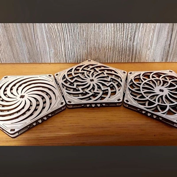 3 kpl Luova Viisikulmio Kineettiset Lasinaluset Set Kotitekoinen Puinen Viinialustat Kotibaariin 3PCS