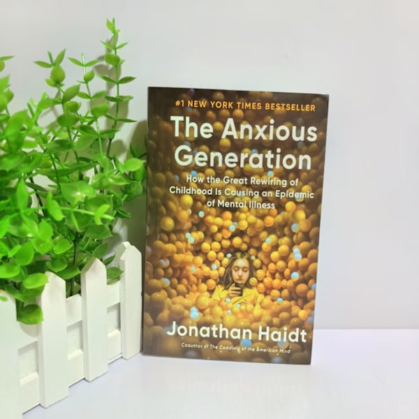 Ahdistunut sukupolvi, kirjoittanut Jonathan Haidt | New York Timesin bestseller, pehmeäkantinen