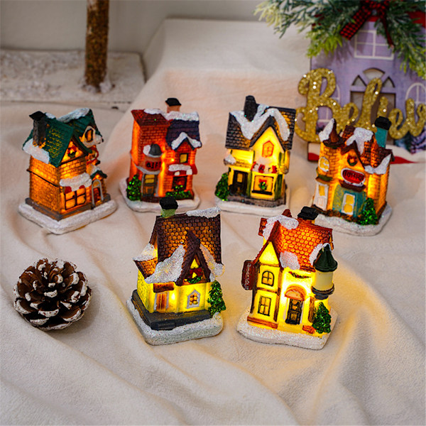 Julscenhus LED Varm Ljus Miniatyr By Dekoration F