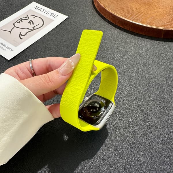 Blød magnetisk silikonerem med litchi-tekstur til Apple Watch Series 12 42mm Starlight