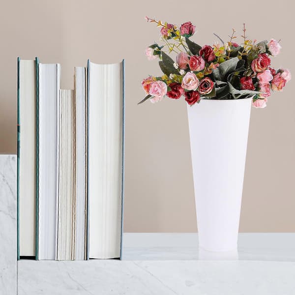 Høje metalblomstervaser til bryllupper og boligindretning