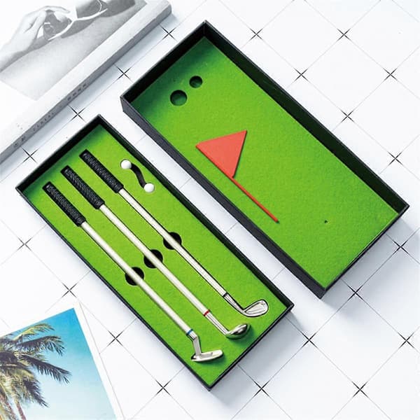 Golf Pen Sæt Mini Desktop Golfbold Pen Gave Inkluderer Putting Green 3 Køller Penne Bolde og Flag