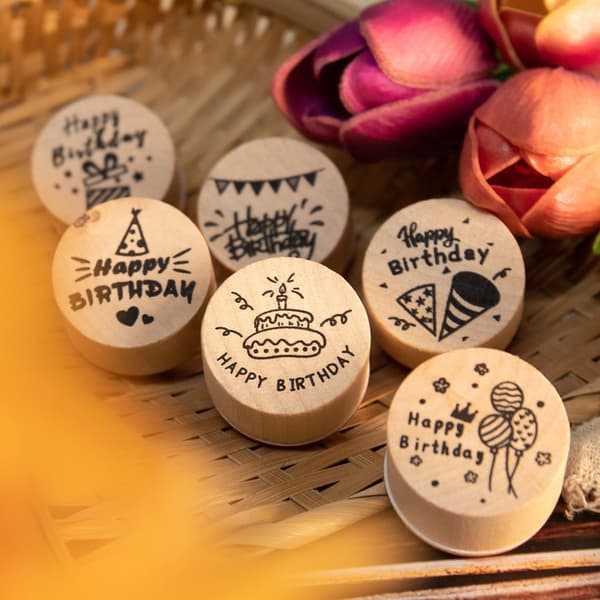 #6 deler per sett med gratulerer med dagen stempel tre stempler#