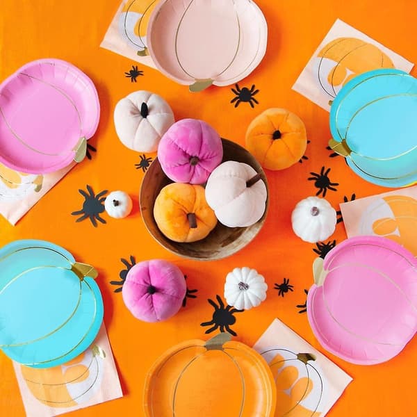 Pumpaformade Halloween-tallrikar - paket med 8 engångsservis