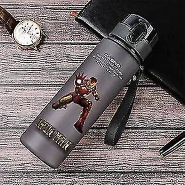 Spiderman Hulk Anime Vattenflaska Iron Man Captain America Pojkar Cartoon Plast Drickkoppar Barn Vuxna Vattenglas 560ml 18