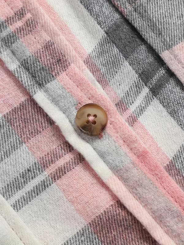 Smickrande rutig damtröja - Trendig button-down-design med varma långa ärmar - Klassisk avslappnad stil