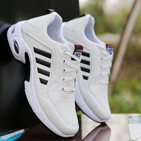 Herrskor i läder för hösten. Vardagliga sneakers White CN40(insole25cm