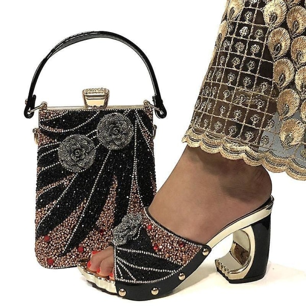 Fashionabla italienska applikationer Lady Sandaler 43 / only shoes golden